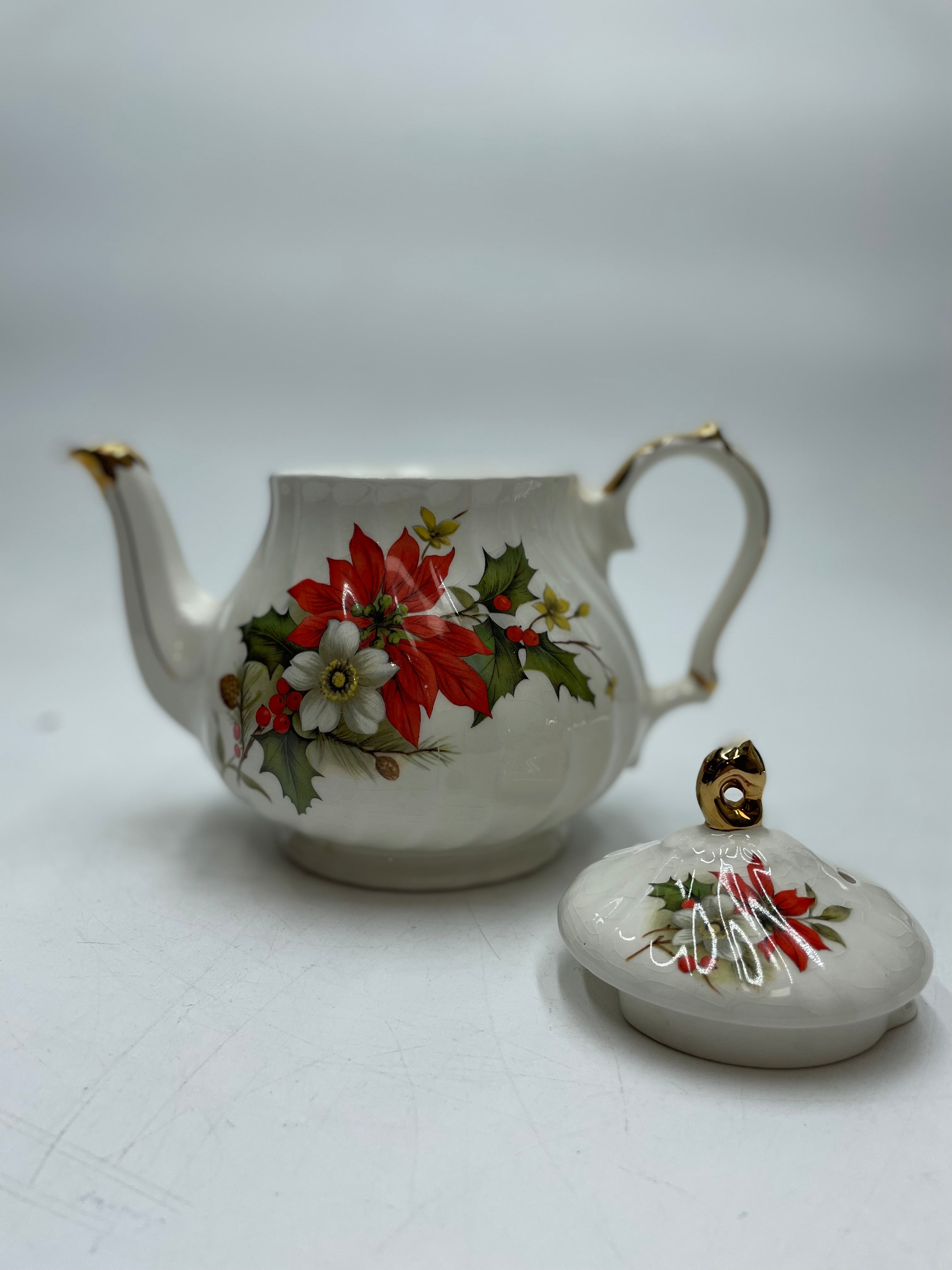 Sadler Poinsettia Christmas Teapot