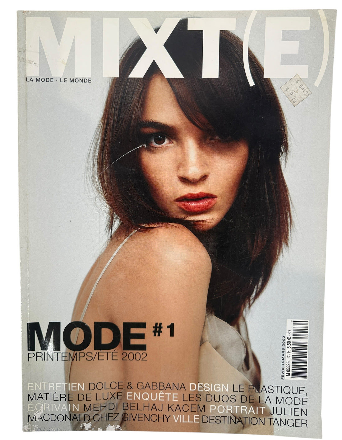Mixte(e) Mode #1 , Magazine cover with a woman's face and text about fashion and design.