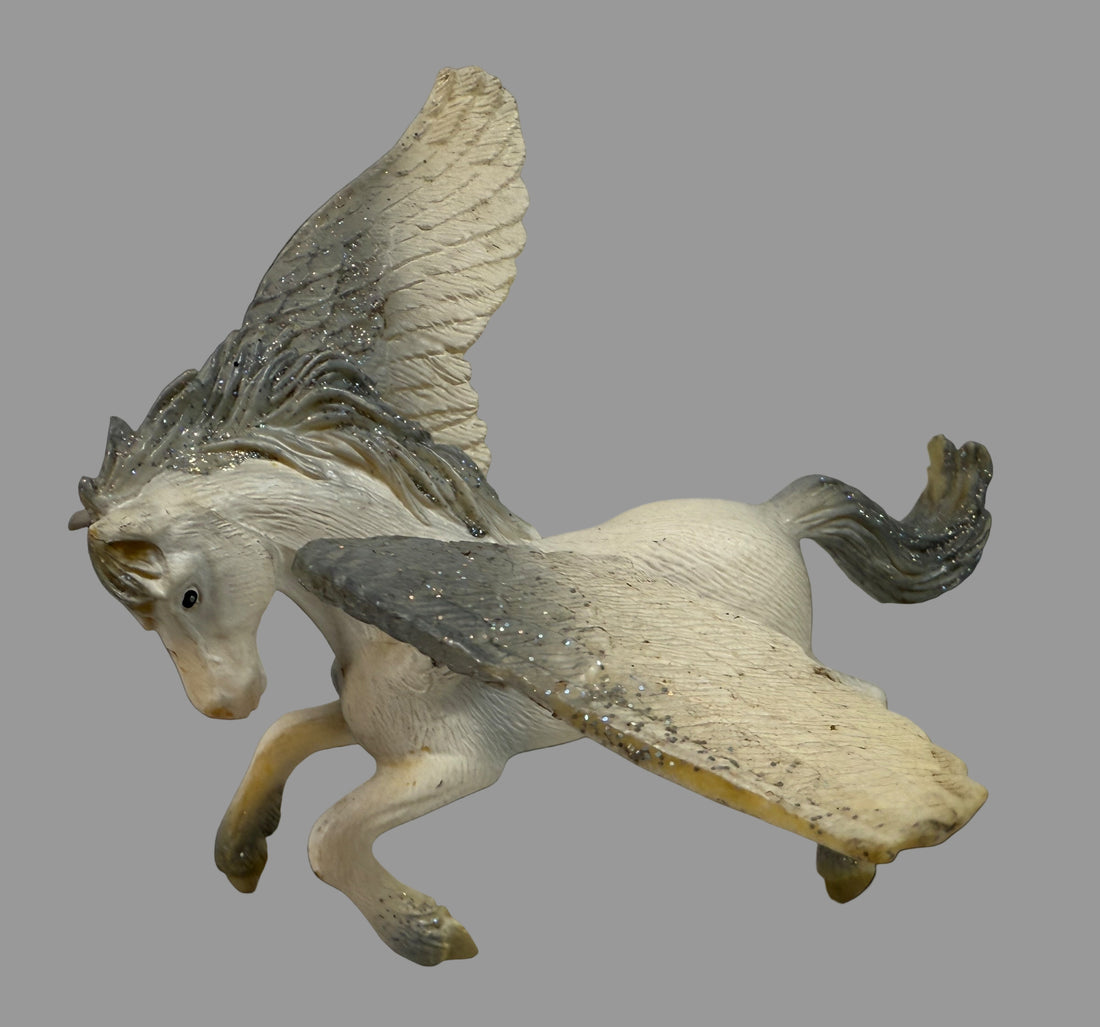 Original Company Germany Pegasus Figurine – white glitter resin winged horse décor, fantasy collectible, made in China, Eco Depot Montreal.
