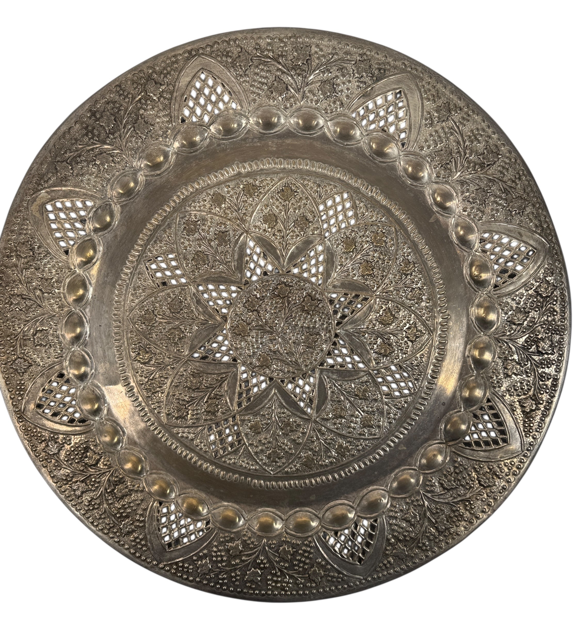 Vintage 20” hand-chased brass tray with pierced floral border. Moroccan/Egyptian style décor with rich patina. Eco Depot Montreal.