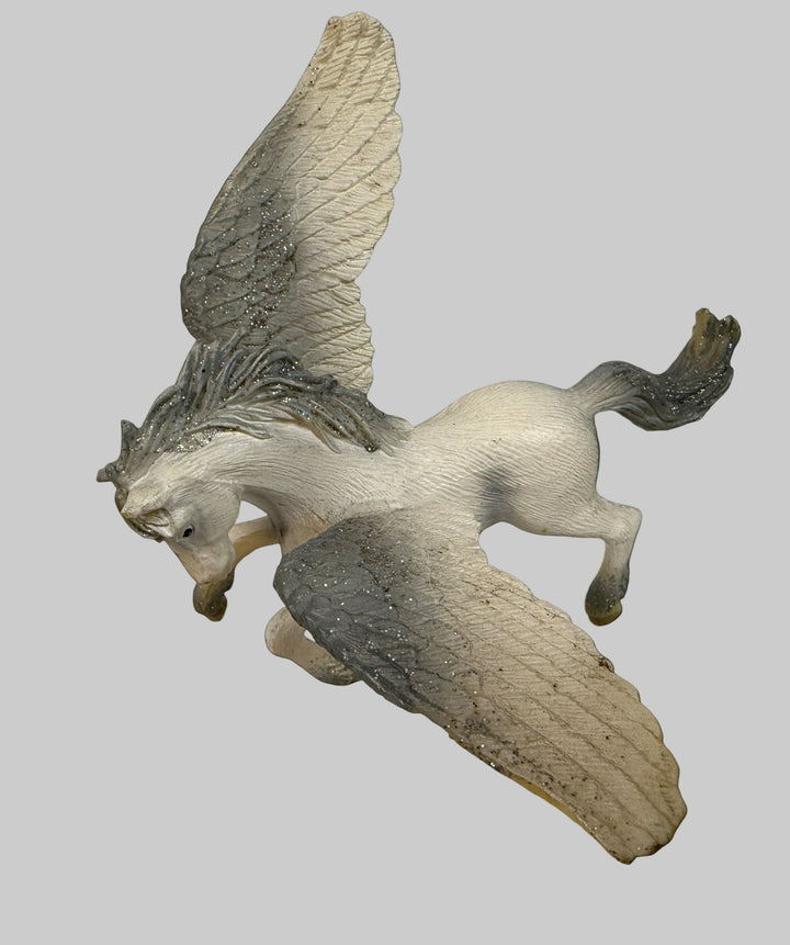 Original Company Germany Pegasus Figurine – white glitter resin winged horse décor, fantasy collectible, made in China, Eco Depot Montreal.