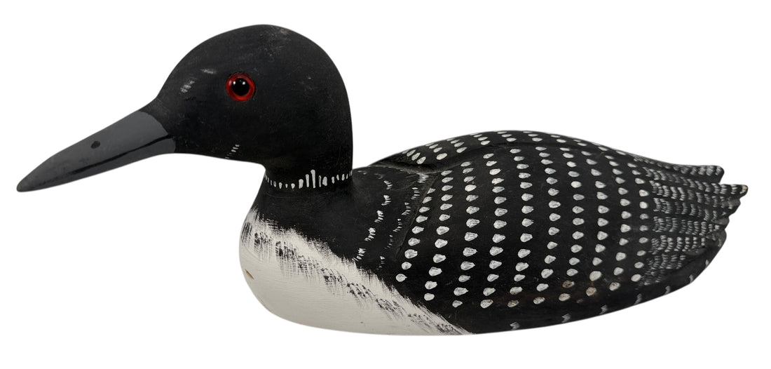 Large 14-inch Tremblay Canada hand-carved wooden loon. Vintage folk-art décor piece with original paint and maker’s stamp. Great display sculpture.