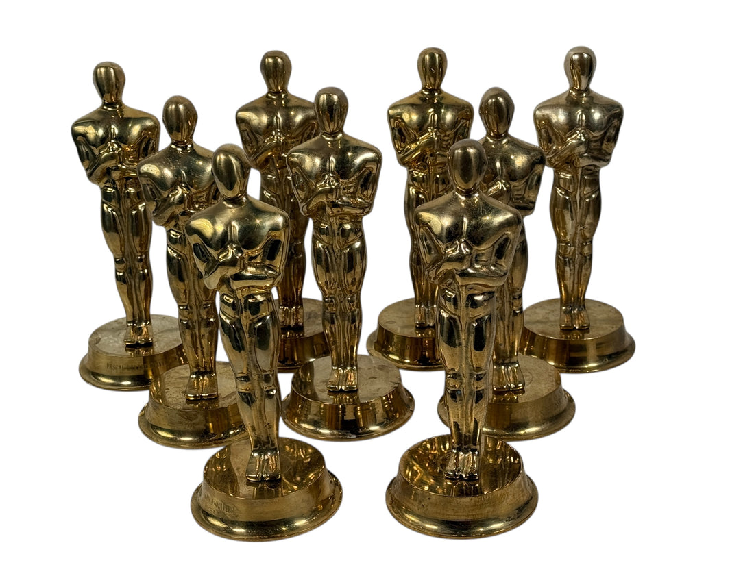 Vintage solid brass Oscar-style award statuette with engraved name. Ideal for display, props, themed events and awards season. Late 20th century.