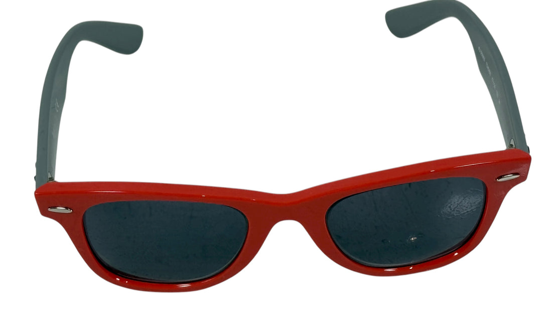 Ray-Ban Junior RJ9066S coral grey Wayfarer youth sunglasses – authentic kids’ 47 mm frames, excellent condition, Italian-made.