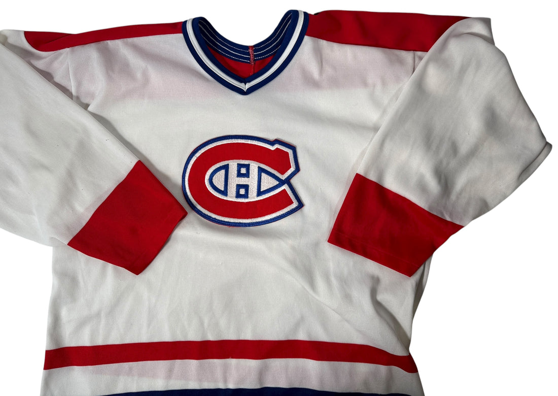 Vintage 1990s CCM Montréal Canadiens hockey jersey. Classic Habs colours, made in Canada. Clean condition. Ideal for fans and collectors.