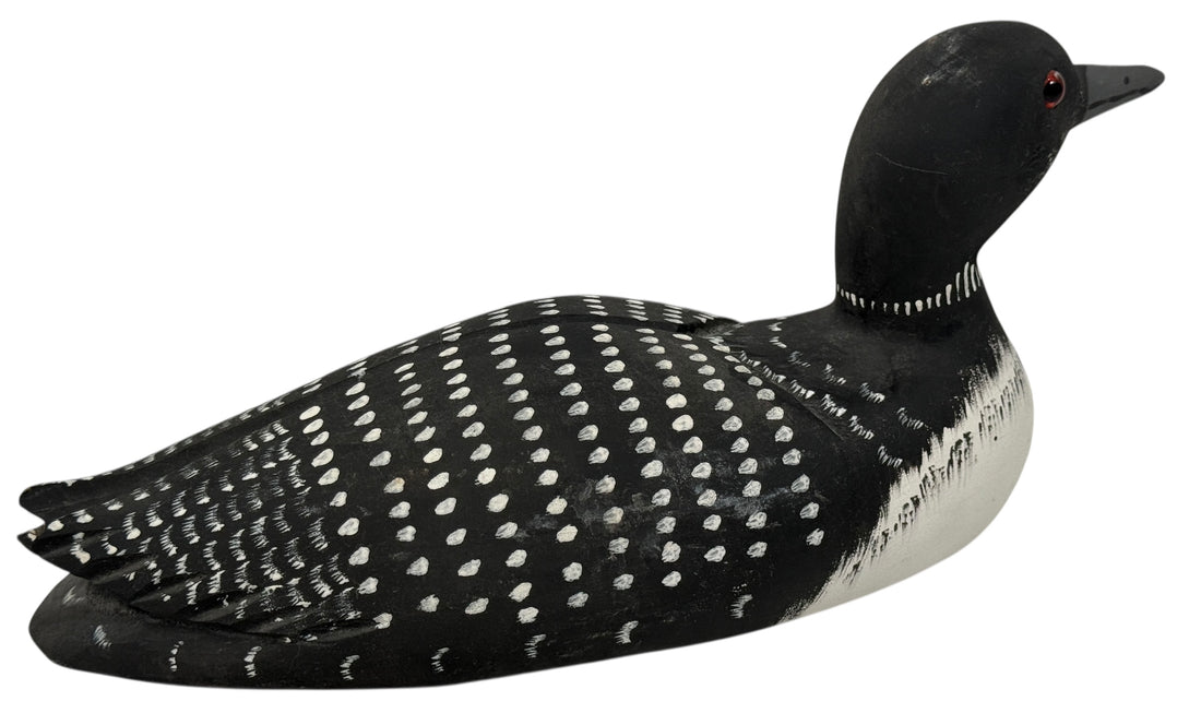 Large 14-inch Tremblay Canada hand-carved wooden loon. Vintage folk-art décor piece with original paint and maker’s stamp. Great display sculpture.