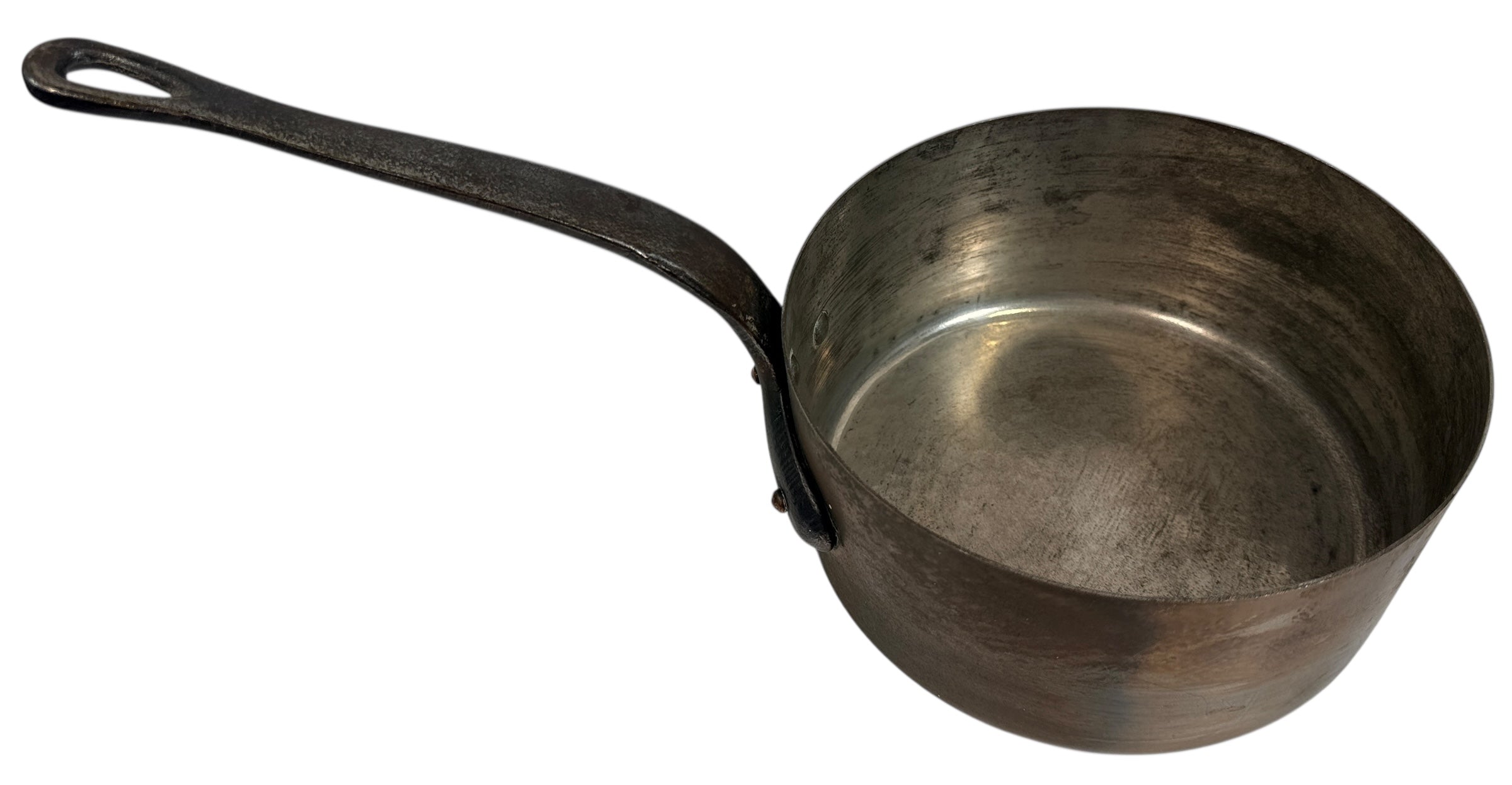 Vintage copper saucepan with tin-lined interior and iron handle, 20cm size. Ideal for cooking or display. Unmarked European style. Sustainable secondhand cookware.