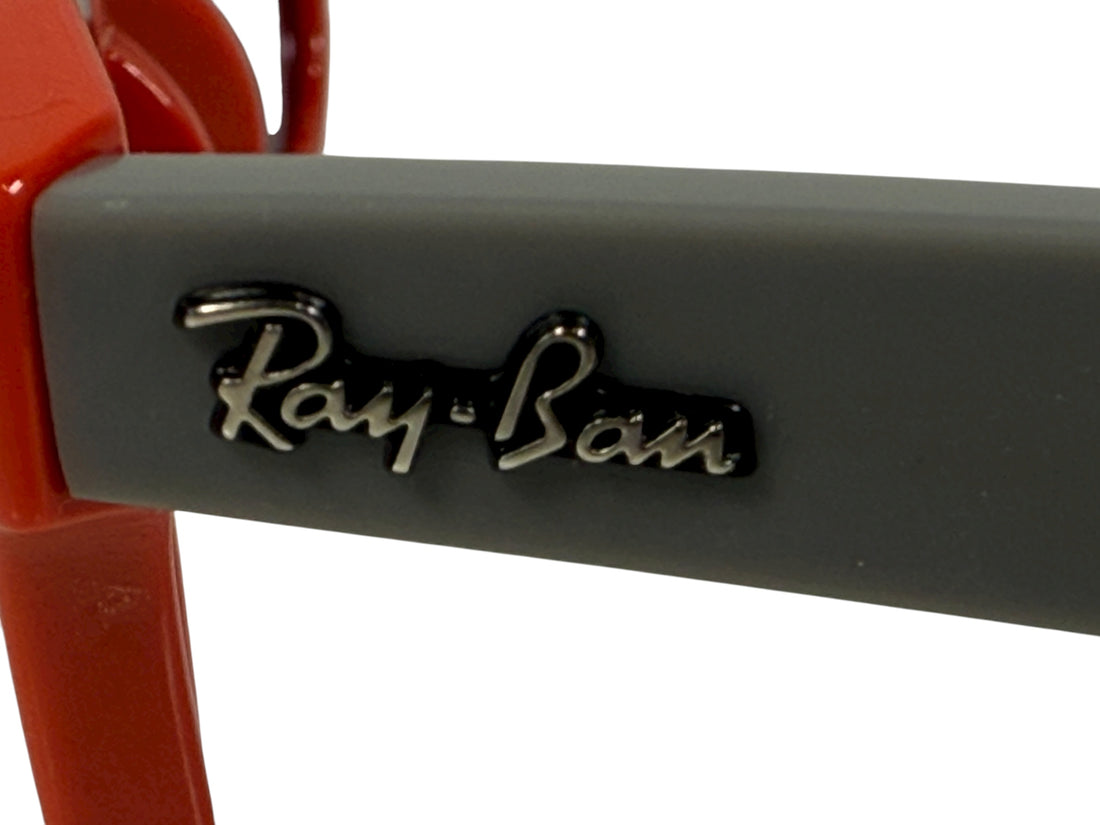 Ray-Ban Junior RJ9066S coral grey Wayfarer youth sunglasses – authentic kids’ 47 mm frames, excellent condition, Italian-made.