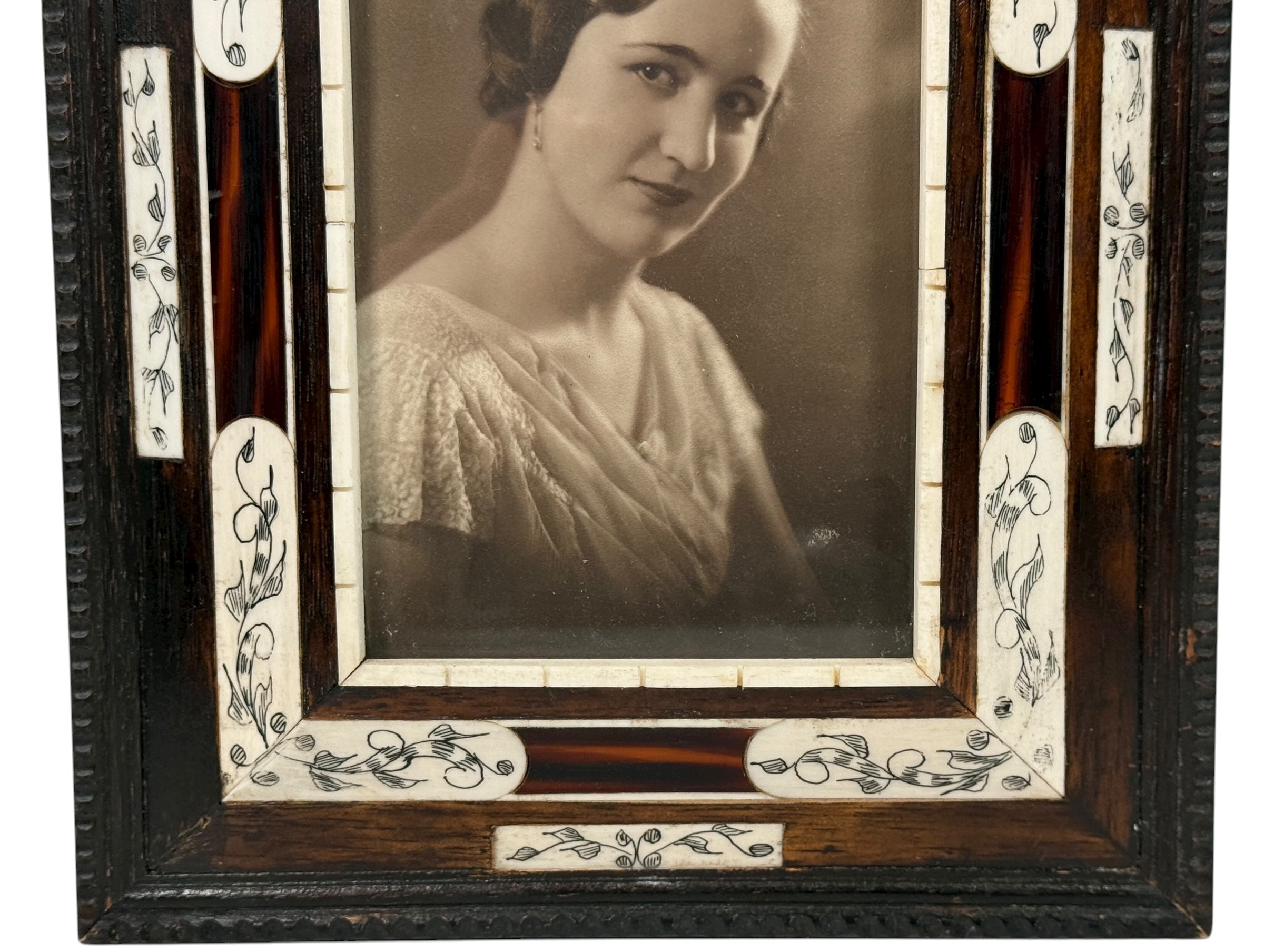 Mid-century Indian bone and horn inlay frame with hand-painted floral panels. Authentic materials, vintage patina, 1950s–70s craftsmanship. Great decor piece.