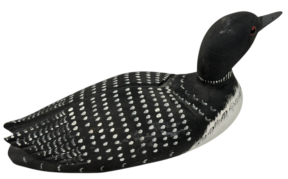 Large 14-inch Tremblay Canada hand-carved wooden loon. Vintage folk-art décor piece with original paint and maker’s stamp. Great display sculpture.