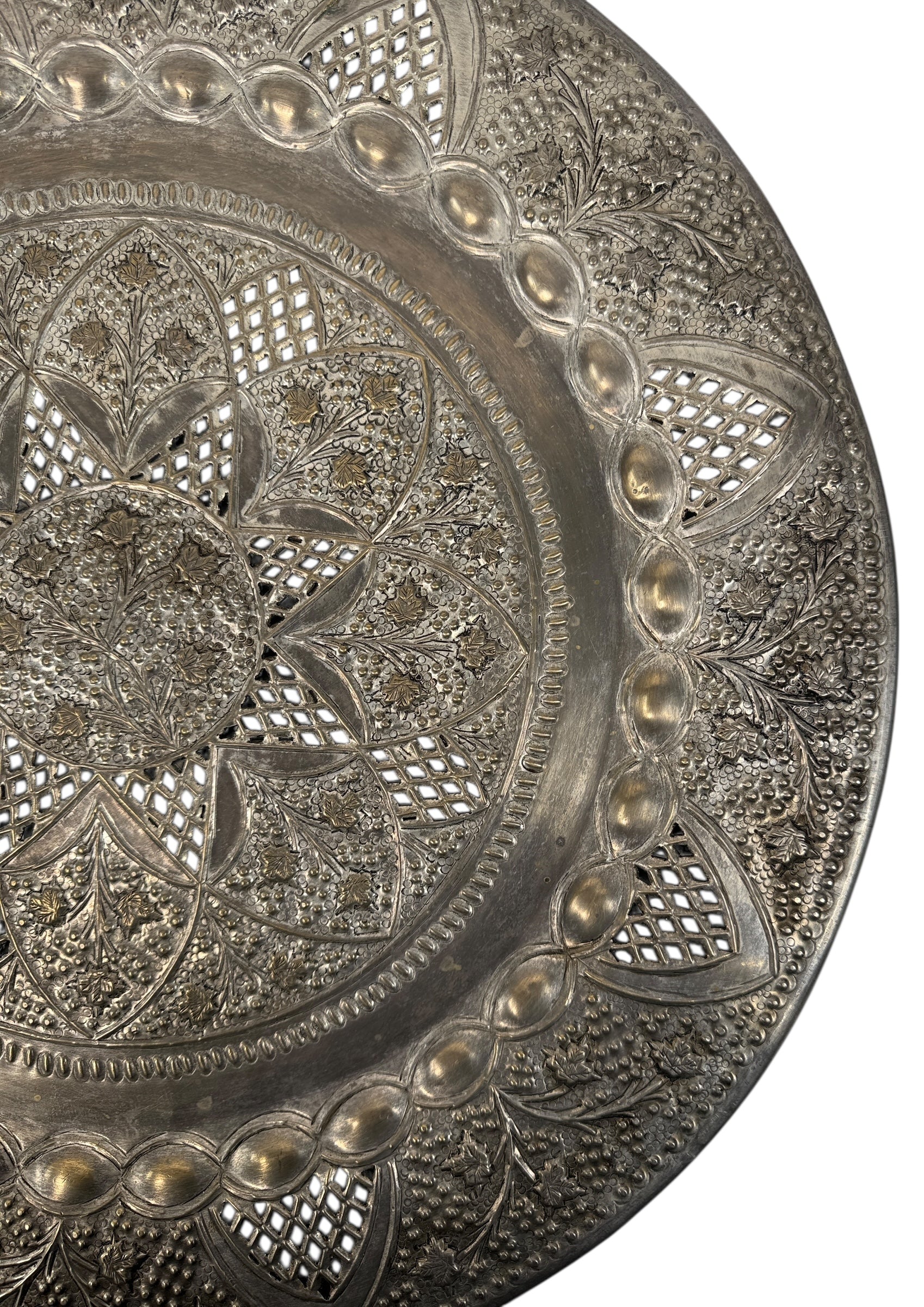 Vintage 20” hand-chased brass tray with pierced floral border. Moroccan/Egyptian style décor with rich patina. Eco Depot Montreal.