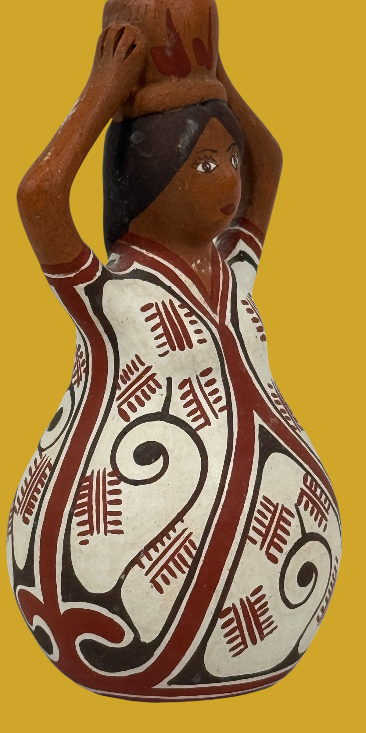 Figurine en poterie folklorique artisanale – Barro Guiboreño Loera Venezuela 1986 – Femme avec pot de 12,7 cm