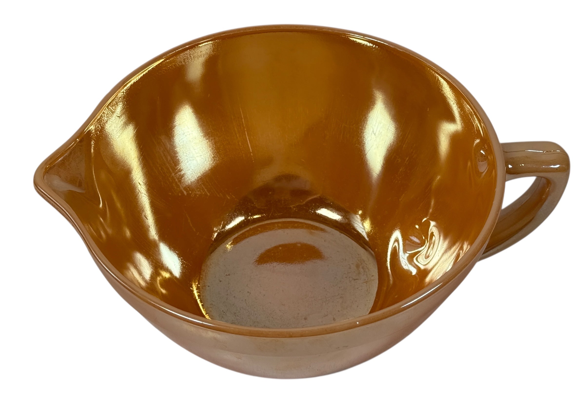 Bol à pâte Fire-King Peach Luster – Poignée et bec verseur (années 1950)