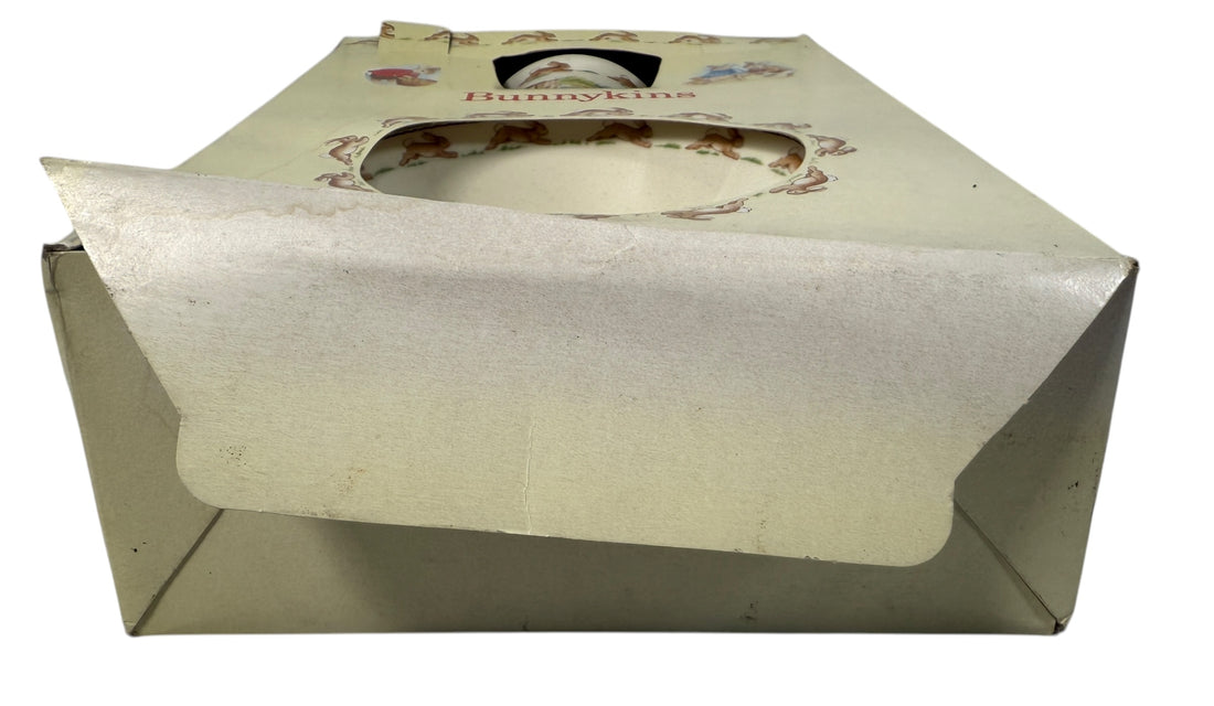 1989 Royal Doulton Bunnykins 3-piece children’s set made in England. Vintage boxed bone china with charming nursery scenes.