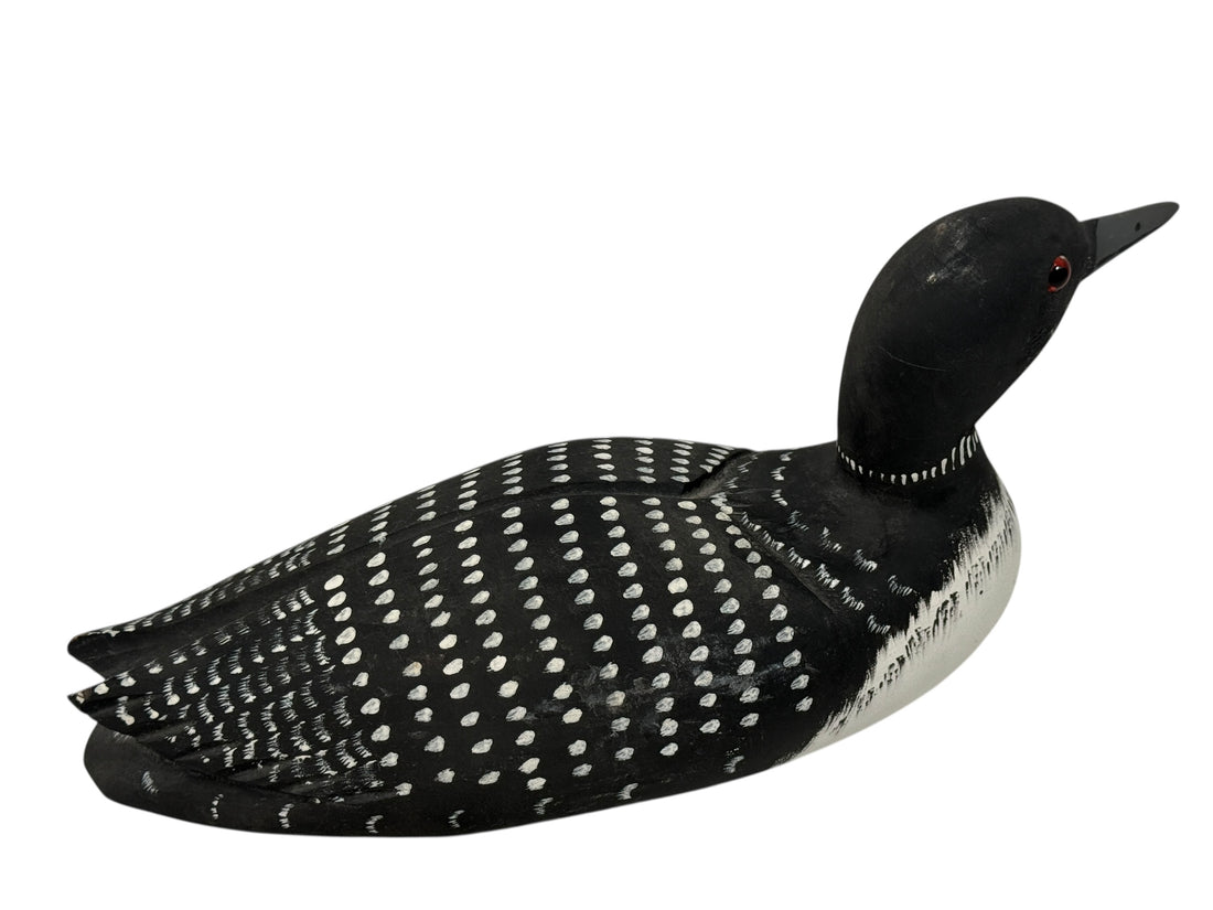 Large 14-inch Tremblay Canada hand-carved wooden loon. Vintage folk-art décor piece with original paint and maker’s stamp. Great display sculpture.