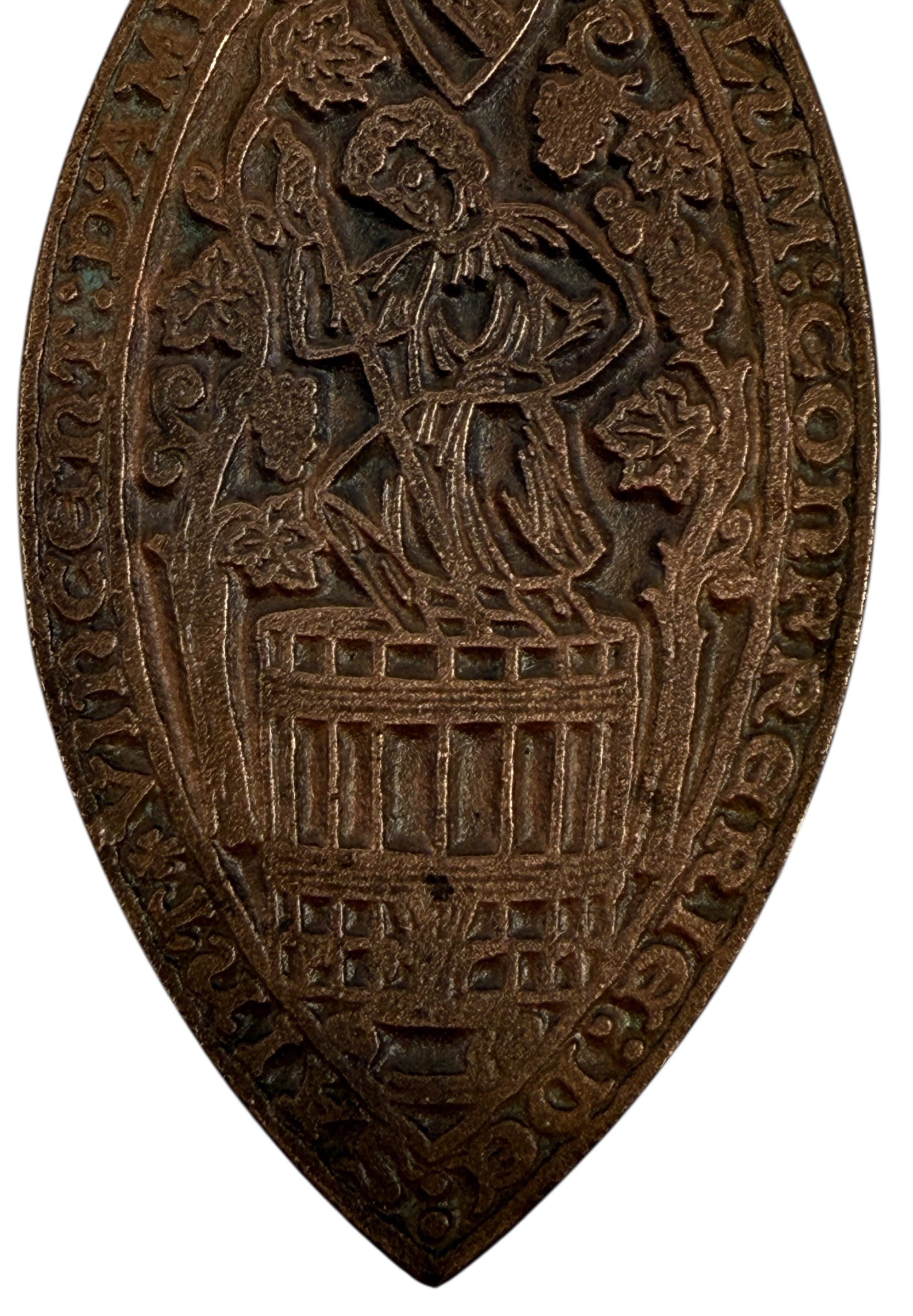 Pendentif vintage en laiton « Sceau médiéval » – Vigneron foulant le raisin – Grand médaillon de 7,6 cm