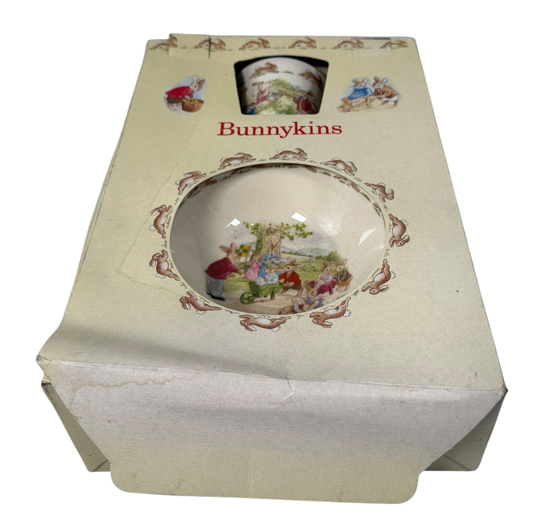 1989 Royal Doulton Bunnykins 3-piece children’s set made in England. Vintage boxed bone china with charming nursery scenes.