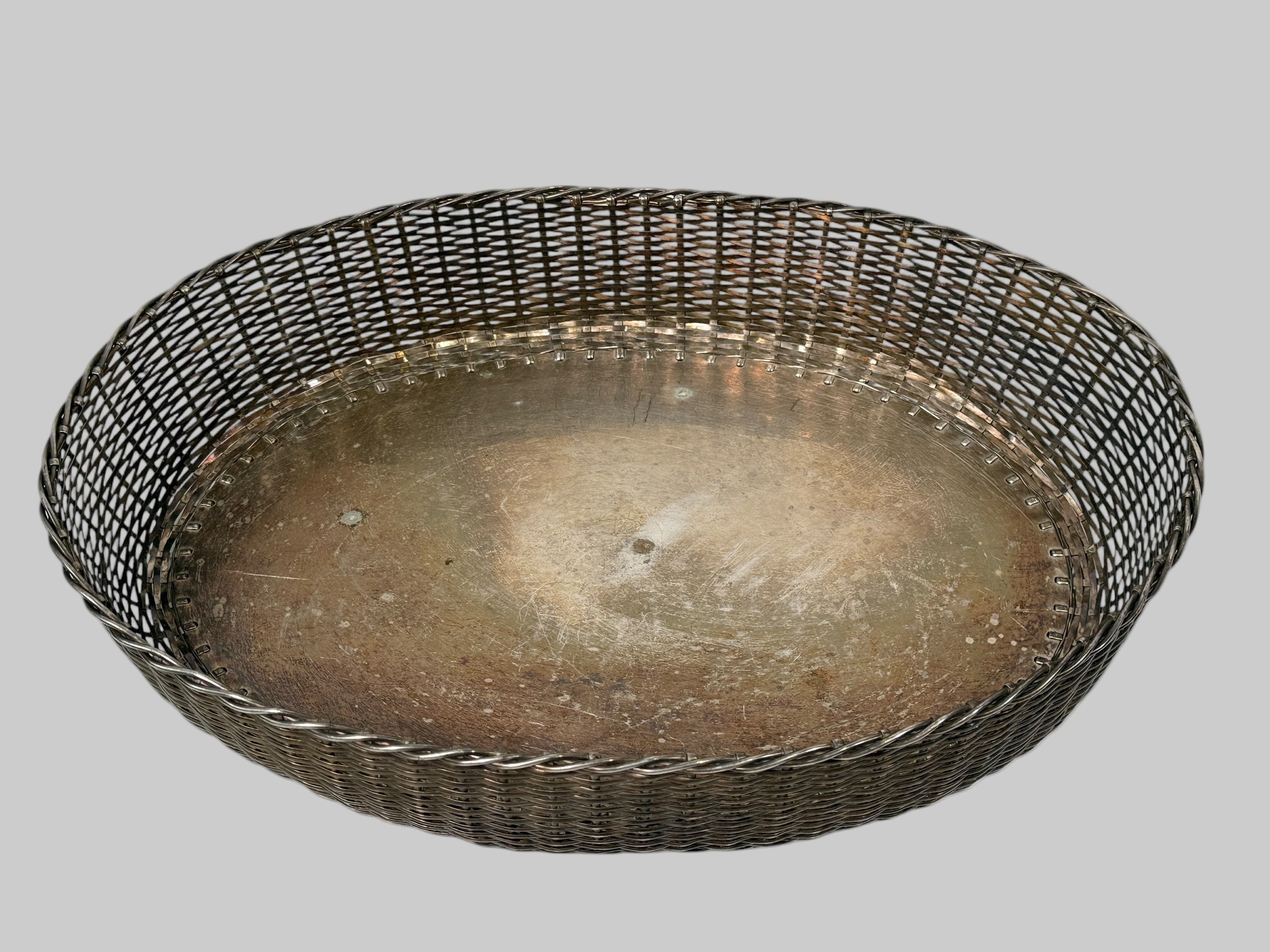 Vintage Israeli silver-plated woven bread basket with domed lid. Elegant mid-century Judaica serveware, ideal for bread or display.