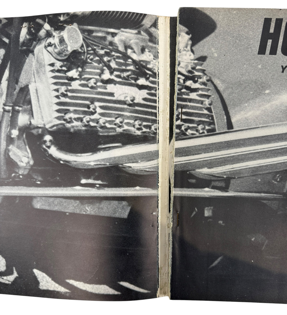 Hot Rod Magazine Yearbook No. 4 from the 1960s. Classic drag racing, hot rod builds, and vintage auto culture. Fair condition collectible. Eco Depot Montréal.