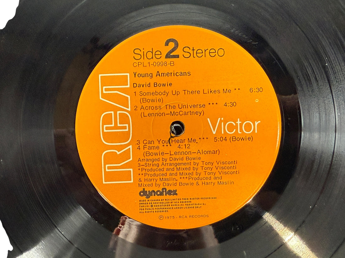 1975 David Bowie Young Americans Canadian RCA Dynaflex LP. G/VG condition classic soul-era album. Collectible vintage Bowie vinyl.