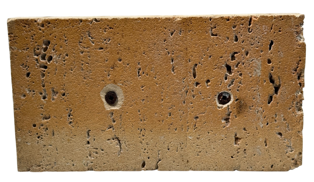 Sculpture abstraite moderne en bois – Socle en granit, signée JS