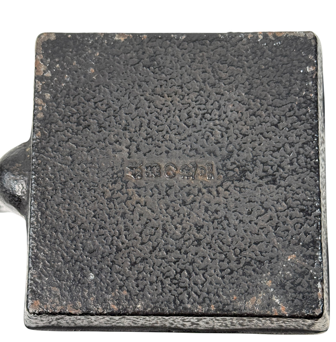 Japanese Nambu-Tekki cast iron teapot, 4×4 cube shape, enamel-lined, excellent condition. Quality Morioka-style cast iron. Eco Depot Montreal.