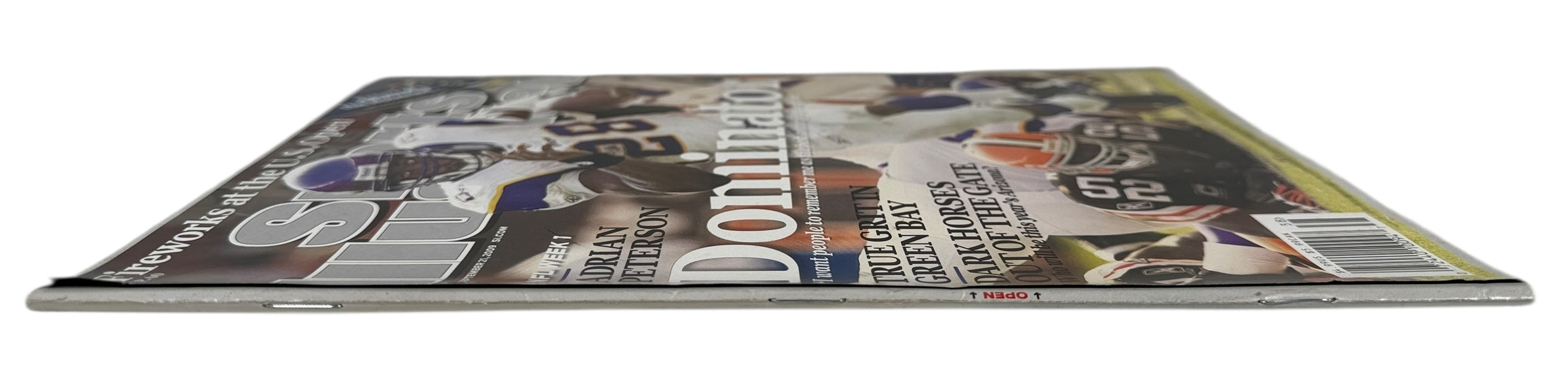 Sports Illustrated Sept 2009 with Adrian Peterson cover. Clean label-free VG copy. Great NFL collectible for Vikings fans and sports magazine collectors.