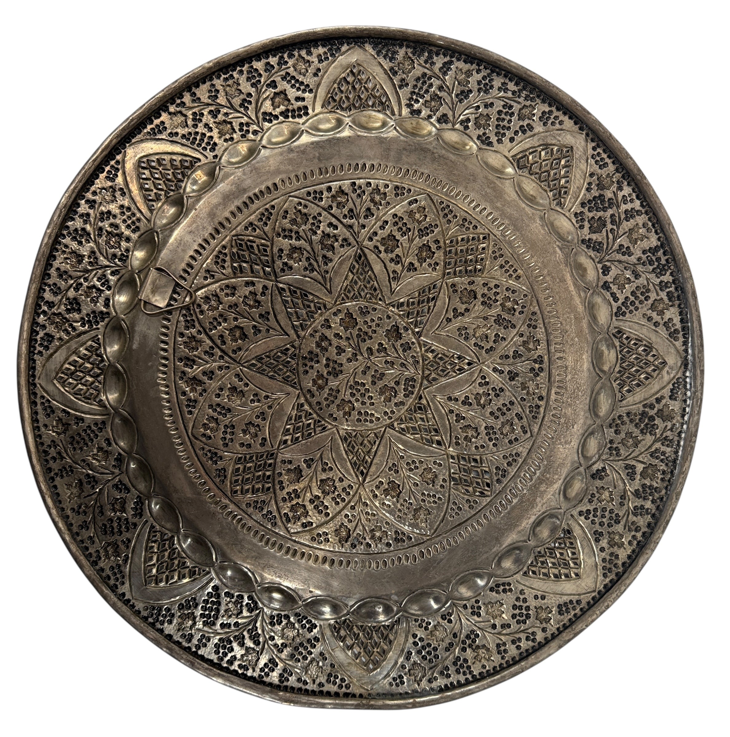 Vintage 20” hand-chased brass tray with pierced floral border. Moroccan/Egyptian style décor with rich patina. Eco Depot Montreal.