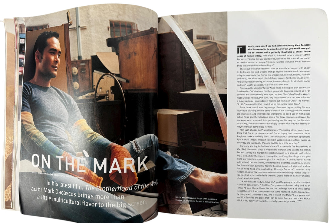 Rare Flaunt Magazine Dec/Jan 2002 #30 featuring Brad Pitt “Button Up” cover, complete issue with original ads, excellent condition collectible copy.