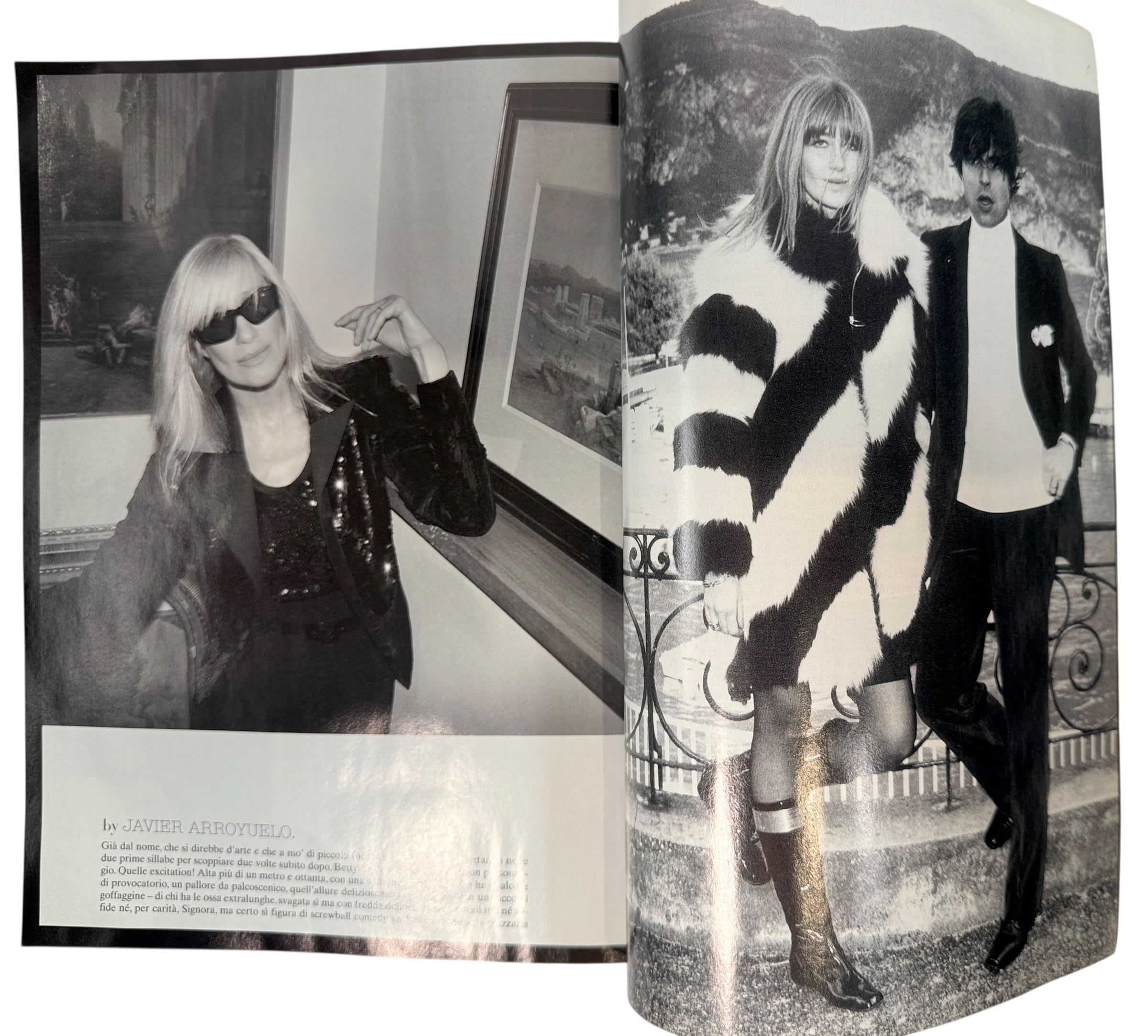 Vogue Italia Unique March 2001 supplement featuring Magnificent Excess with Steven Meisel and Franca Sozzani era editorials. Collectible fashion issue.