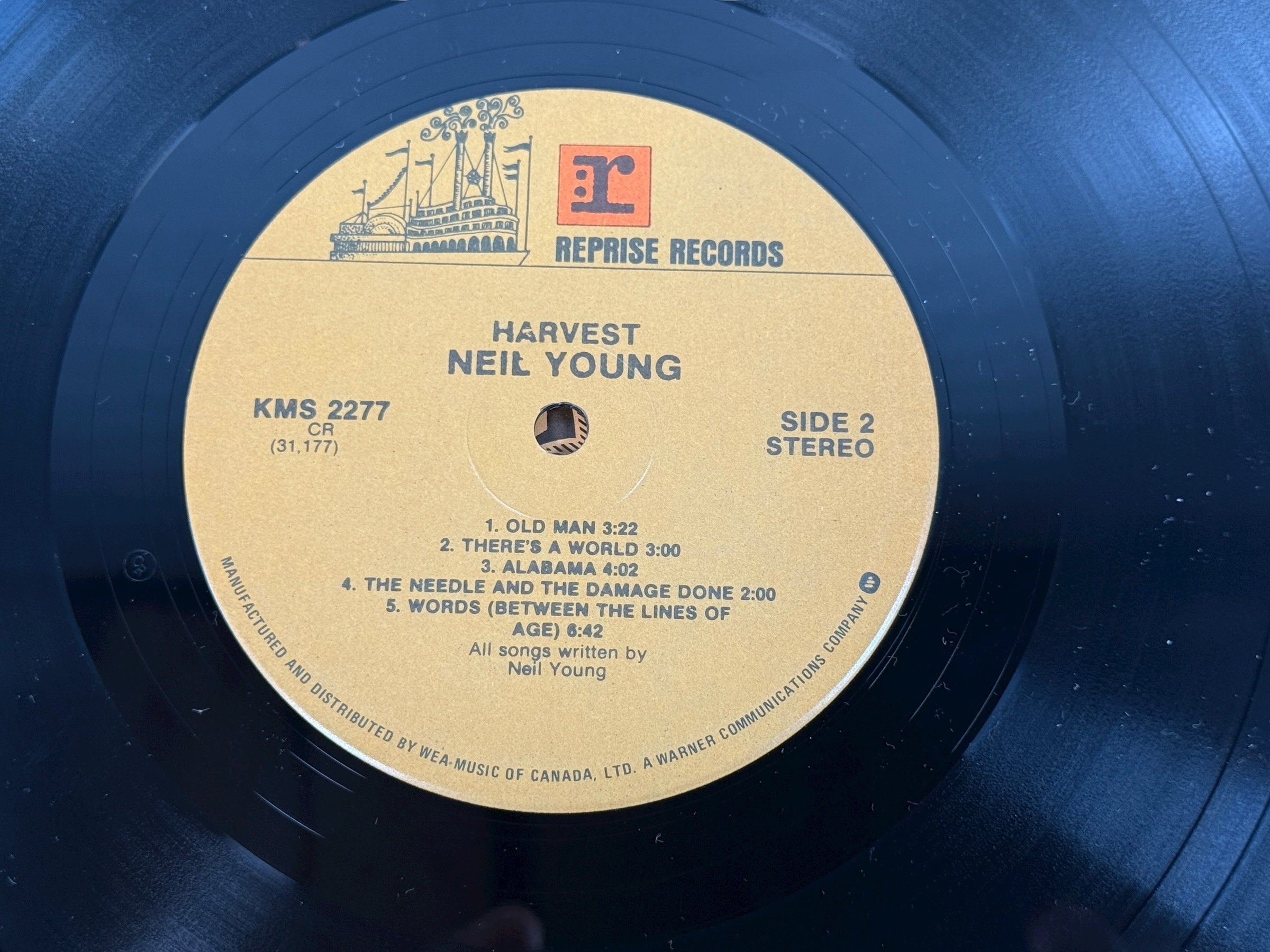 Original 1972 Canadian Harvest LP by Neil Young on Reprise KMS 2277. VG+ vinyl, gatefold cover, includes “Heart of Gold” and “Old Man.”