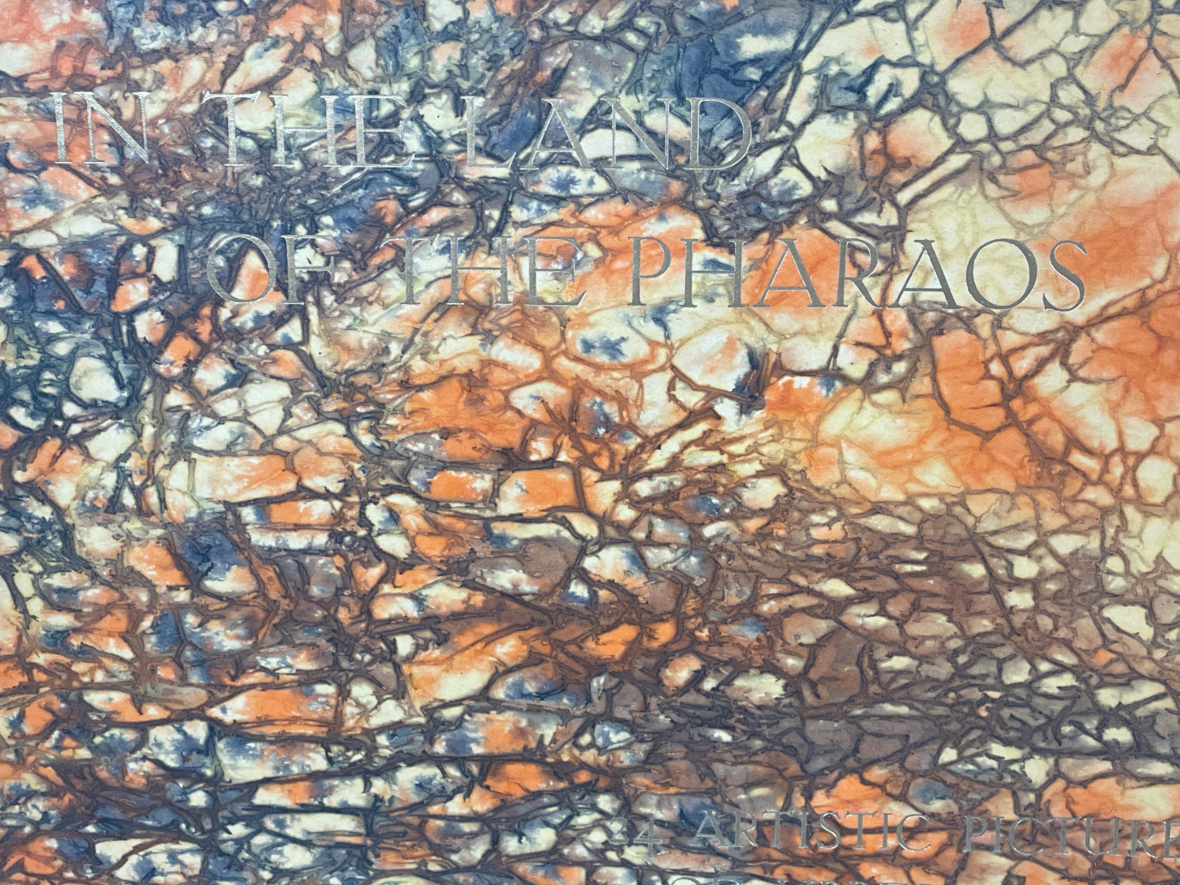 Voir le livre / Au pays des PHARAONS 24 images artistiques de la Haute-Égypte