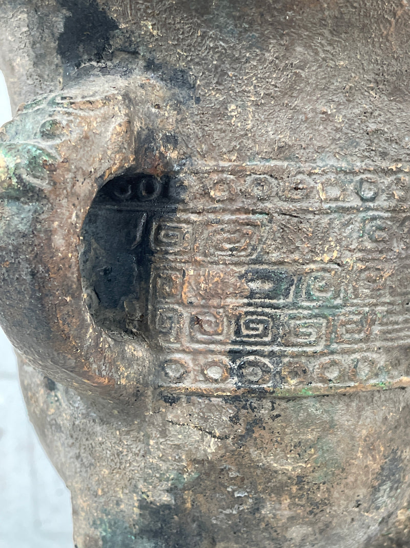 Vase antique en fonte de la dynastie Qing, Taotie, coupe à vin Jue, XVIIIe au XIXe siècle