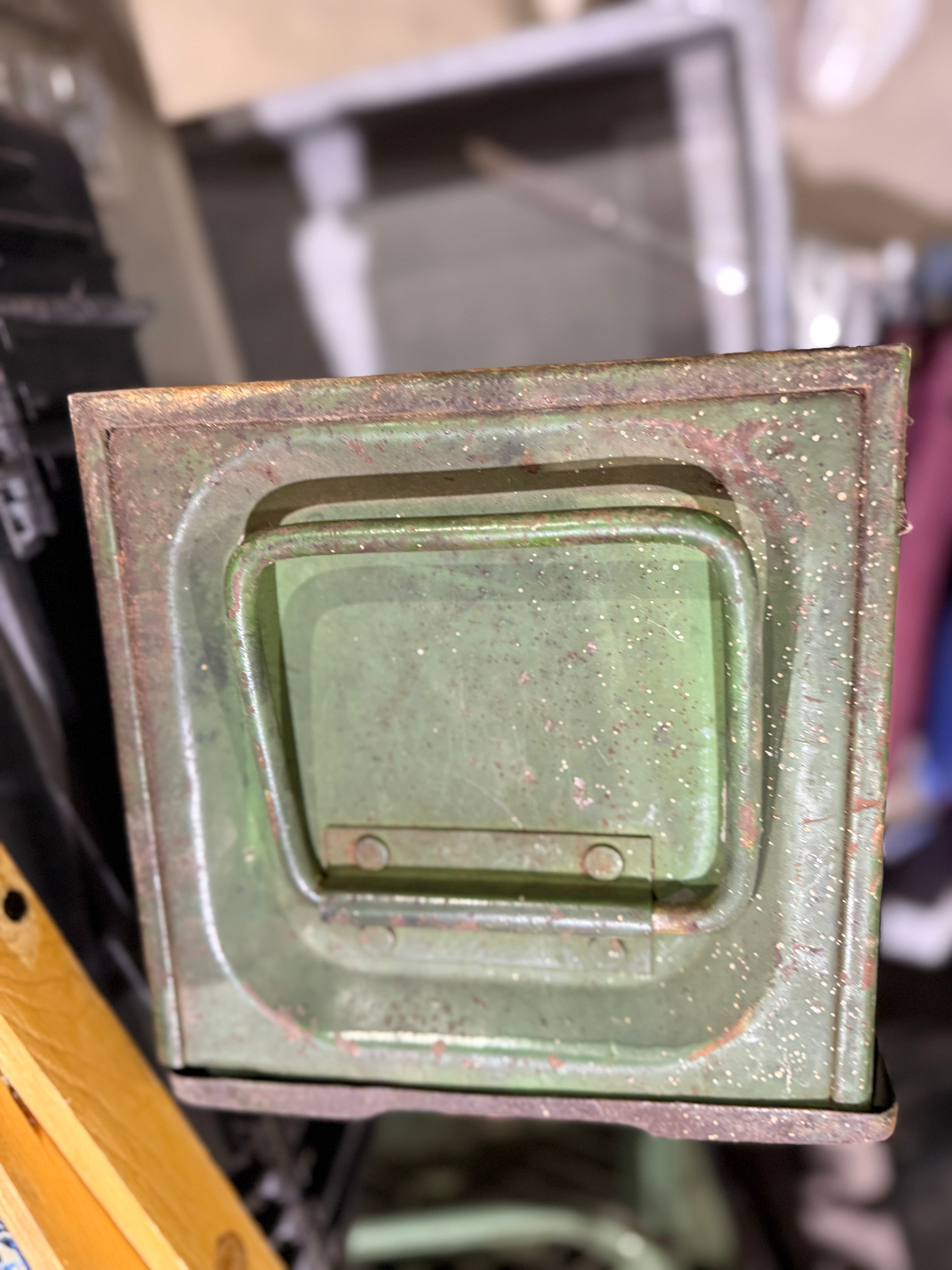1942 WW2 P59 Mk2 British / Canadian ammo can