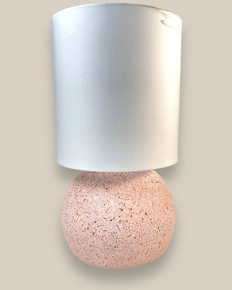 Lampe de table rose Terrazzo pour enfants de Crate &amp; Kids