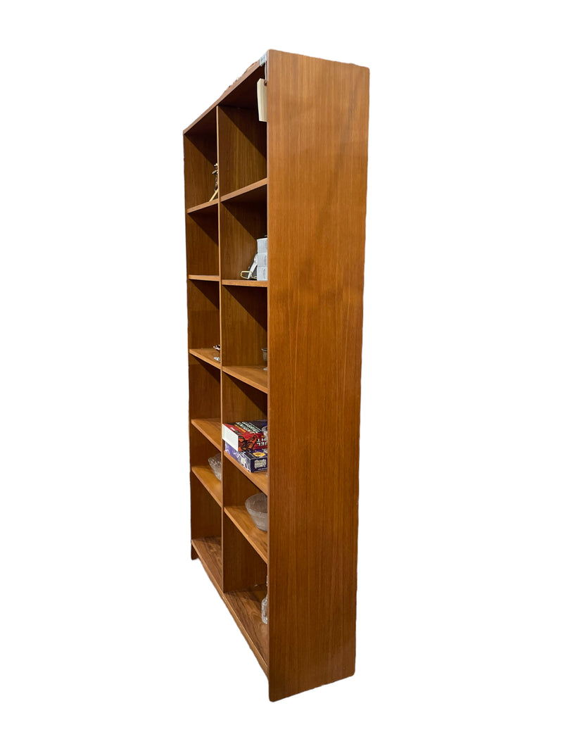 Vintage Mid Century Modern Bookshelf - Made in Denmark de