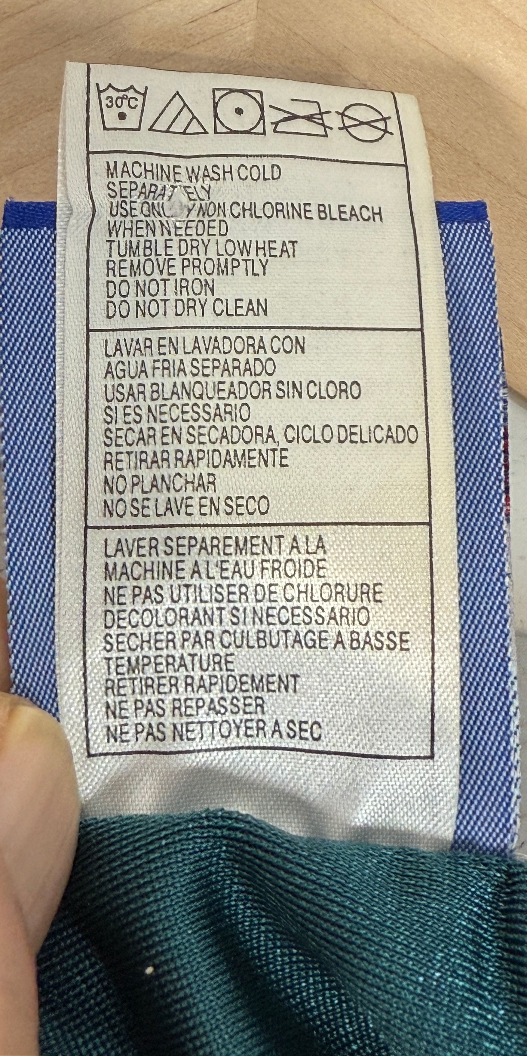 Vintage Reebok Philadelphia Eagles Donovan McNabb #5 jersey in XL. Clean condition and authentic NFL fan gear. Ships from Montreal. Great collectible.