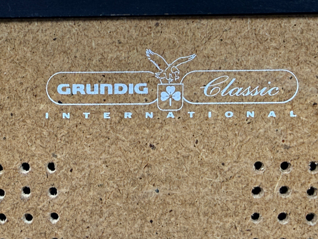 Vintage Grundig Classic, 960 Retro AM/FM, Shortwave Radio, 2000.