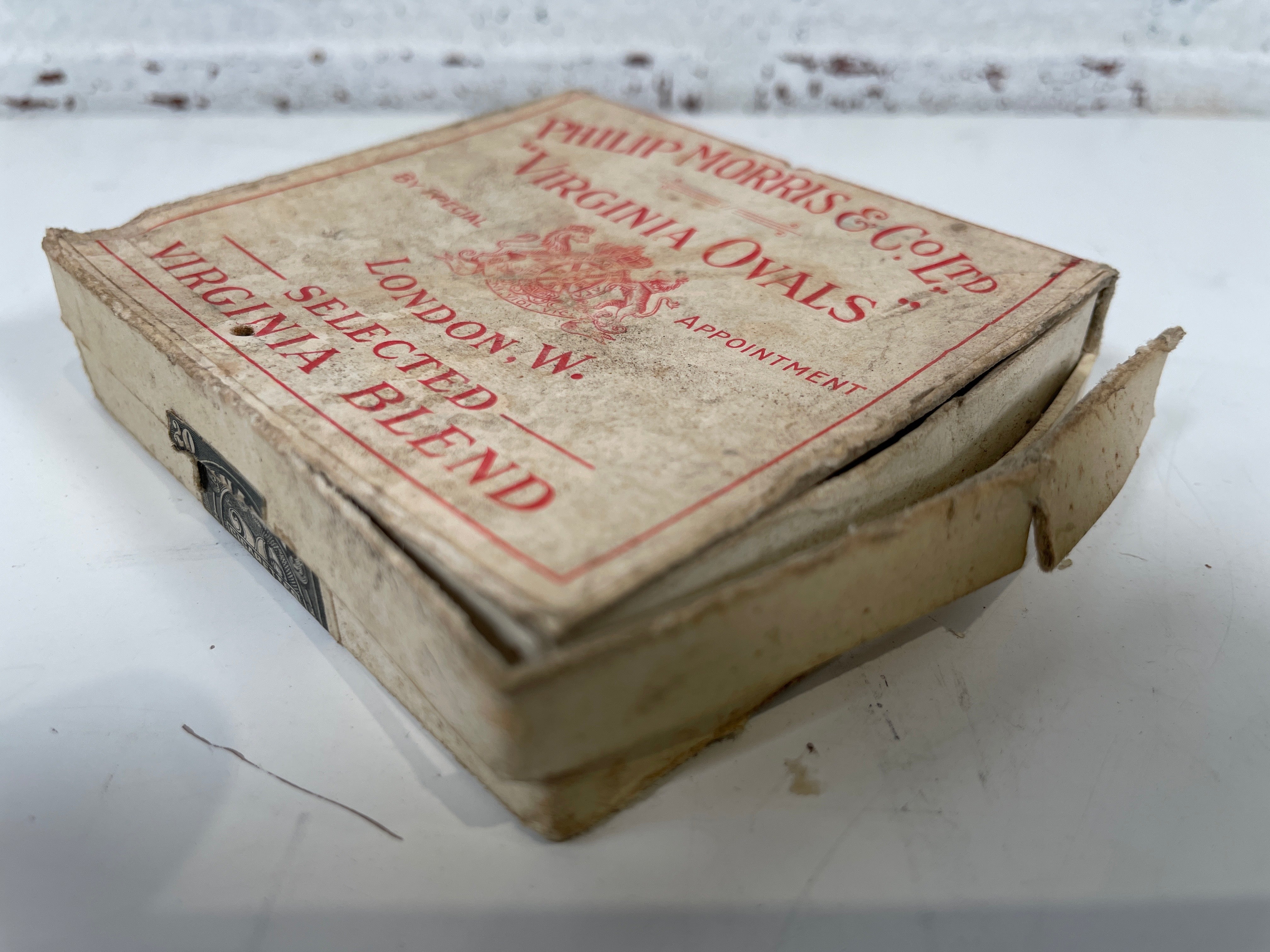 Boîte à cigarettes à charnière vintage Philip Morris Virginia Ovals avec timbre fiscal vide