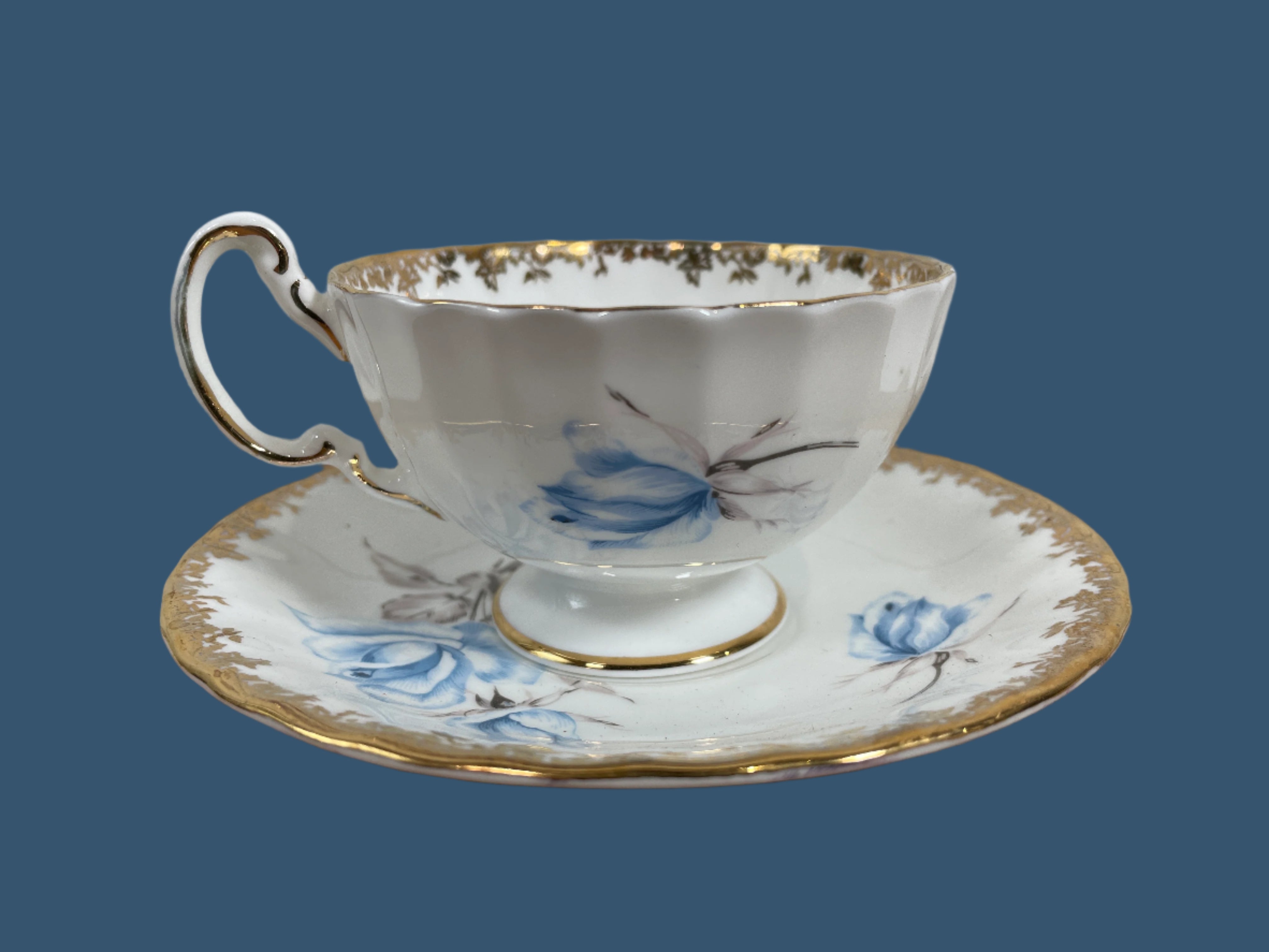 Aynsley, Fine China,  Blue Rose Vintage teacup and Saucer Set England