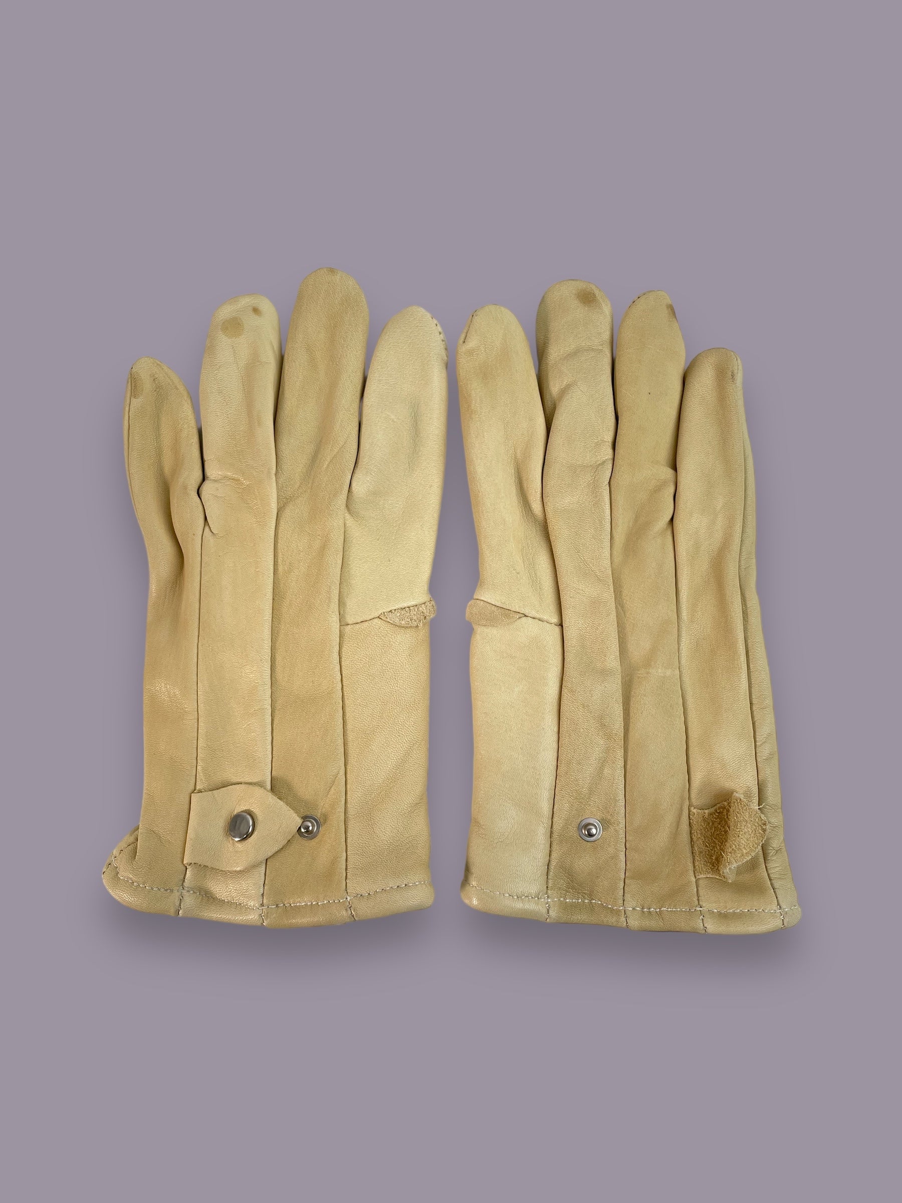 Pair of Kangaroo Leather Tan Gloves in size Medium
