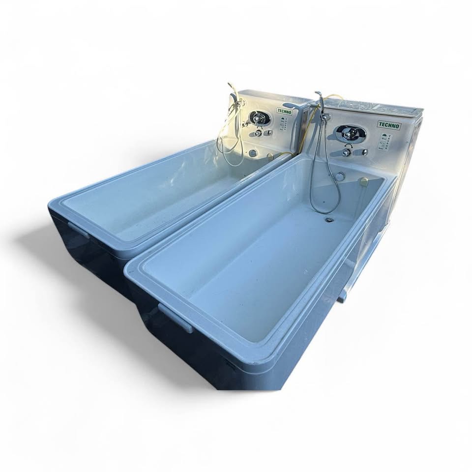 Techno Medic adjustable-height medical bathtub for care facilities, spas, rehabilitation, or cold plunge