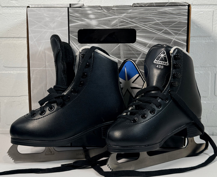 Used Jackson Ultima 455 freestyle figure skates in junior size 13J. Clean condition with stainless blades. Great value skate for beginner skaters.