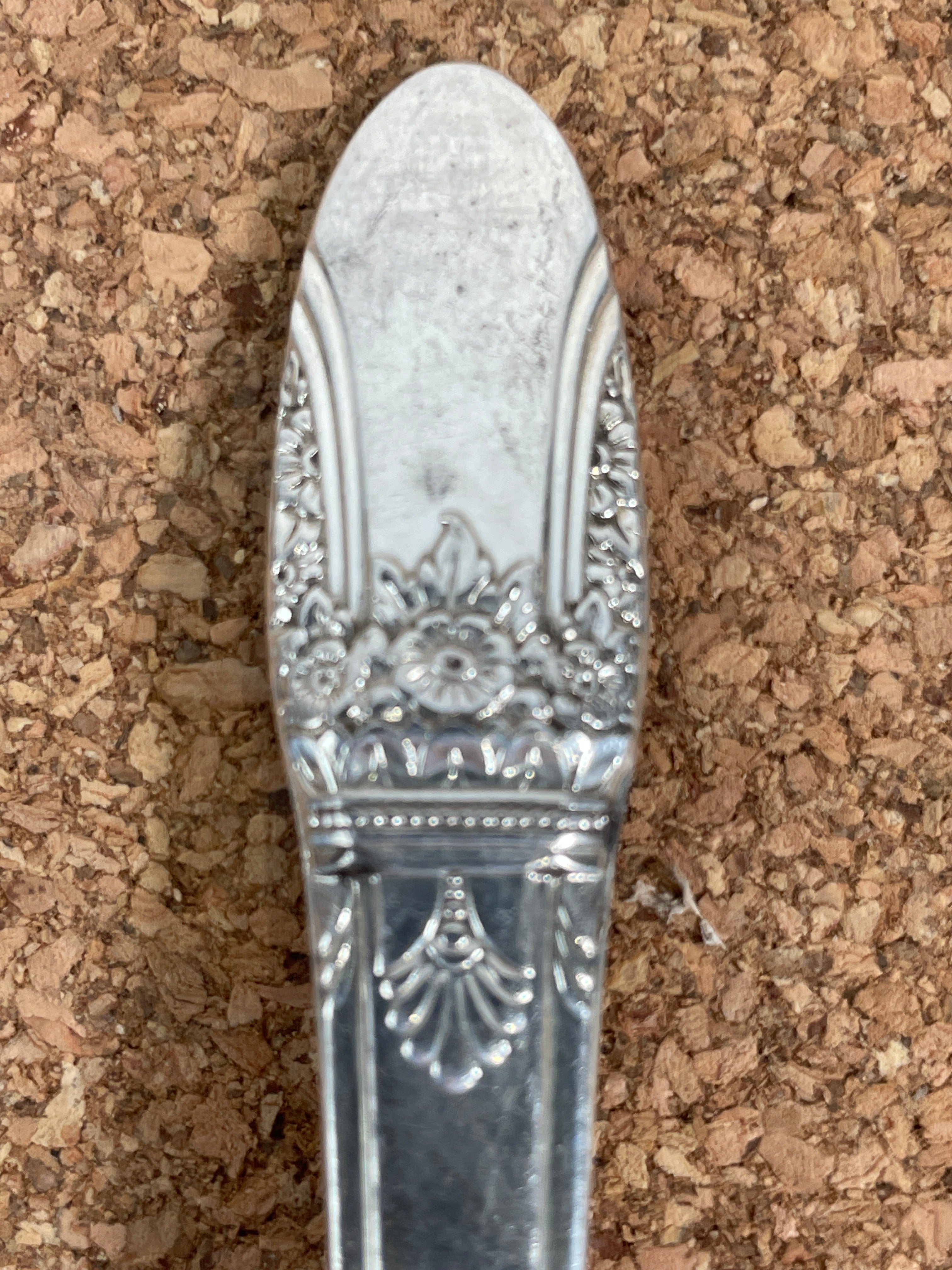 Ensemble de 8 cuillères en argenterie Rogers 1847. Premier amour.