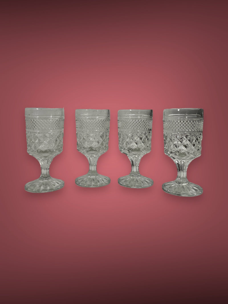 Ensemble exquis de 4 Verres à Vin à Pied Motif Wexford de Hocking Glass