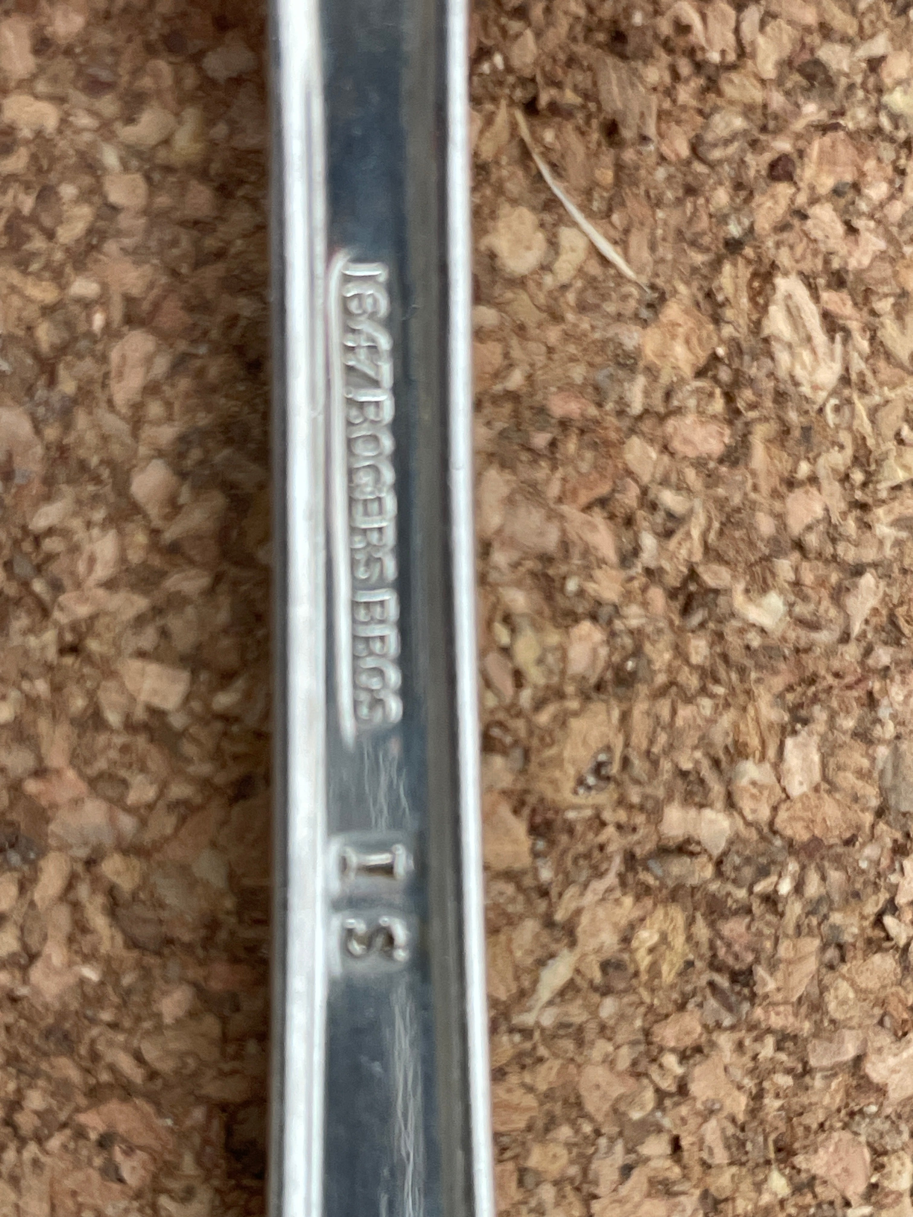 Ensemble de 8 cuillères en argenterie Rogers 1847. Premier amour.