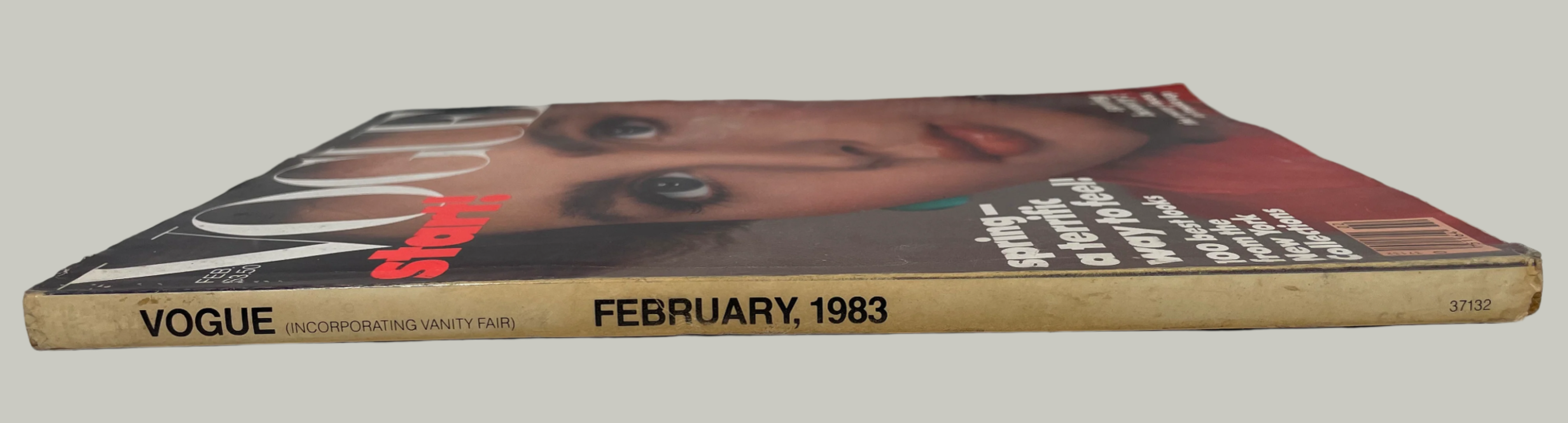 1983 FEBRUARY VOGUE MAGAZINE - ALEXA SINGER FASHION FRONT COVER.