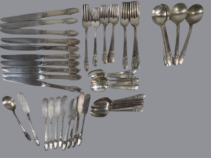 1847 Rogers. 70 Pieces First Love. No Box. Loose Flatware, Silver Plated