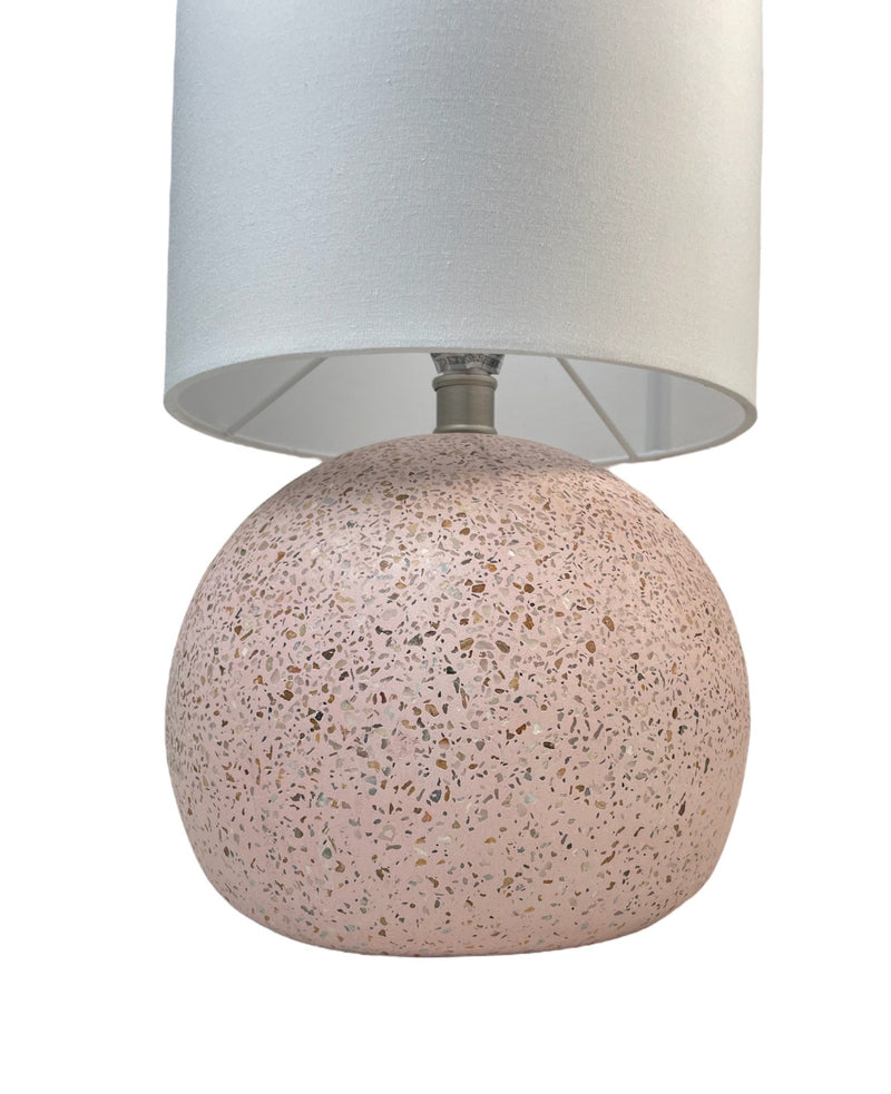 Lampe de table rose Terrazzo pour enfants de Crate &amp; Kids