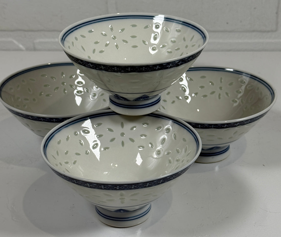 Ensemble de tasses à riz et à saké en porcelaine japonaise – Motif pétales bleus réticulés (7 pièces)